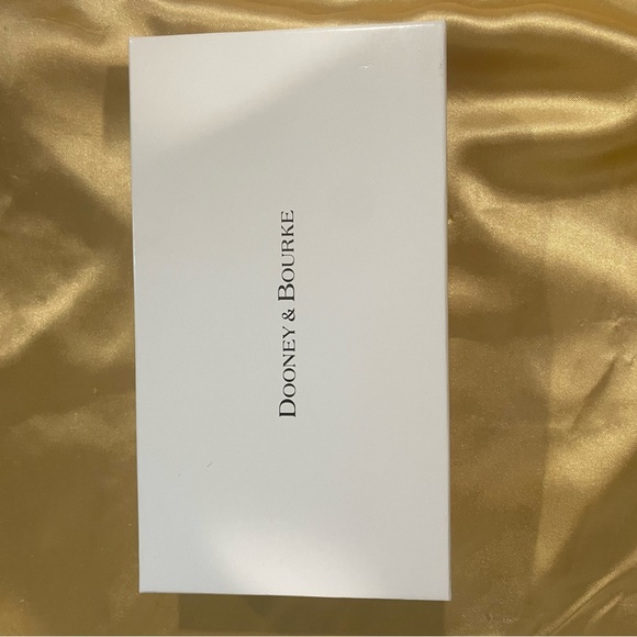 Dooney & Bourke LIke New Orange Wallet - Picture 2 of 6